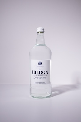 Botella de vidrio Hildon Sparkling de 750 ml